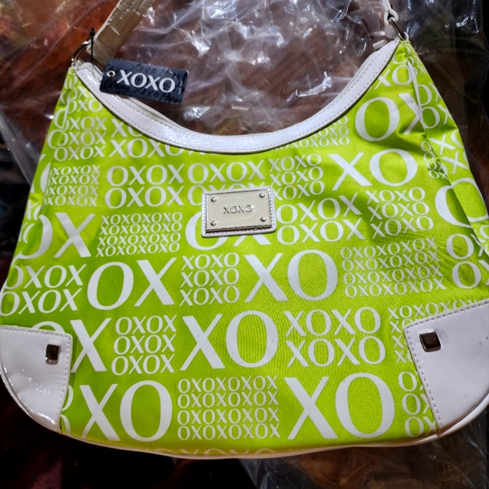 XOXO Handbag SUMMER Lime and White Amagansett. Shoulderbag.